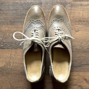 FRYE Women's Maggie Perf Wingtip Oxford